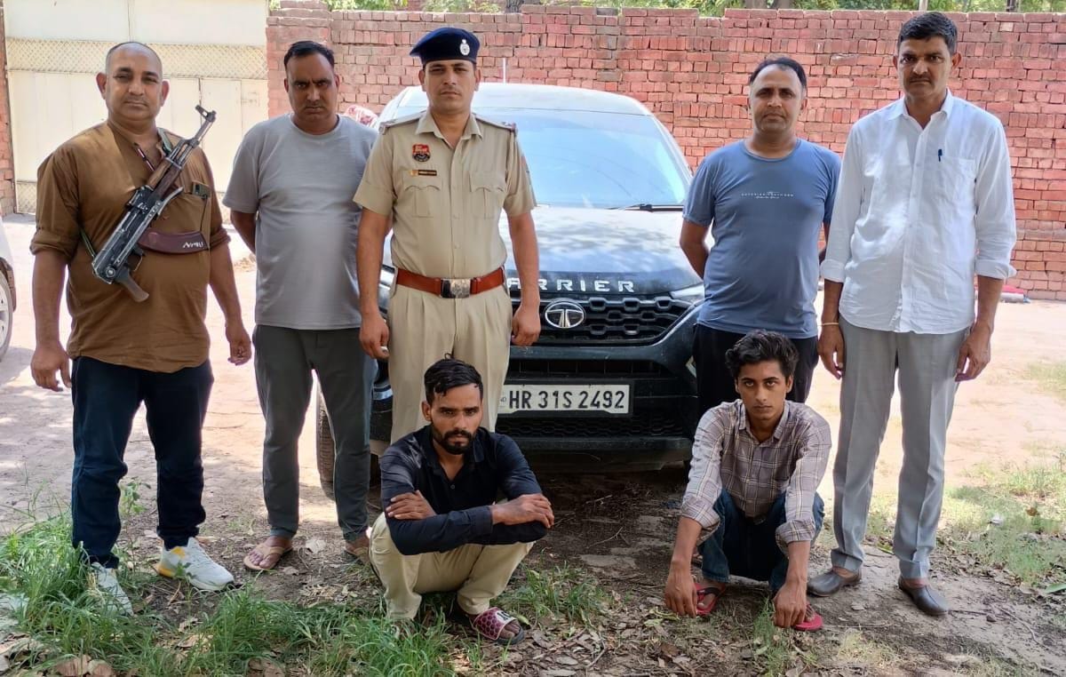CIA caught two accused of robbing liquor vends