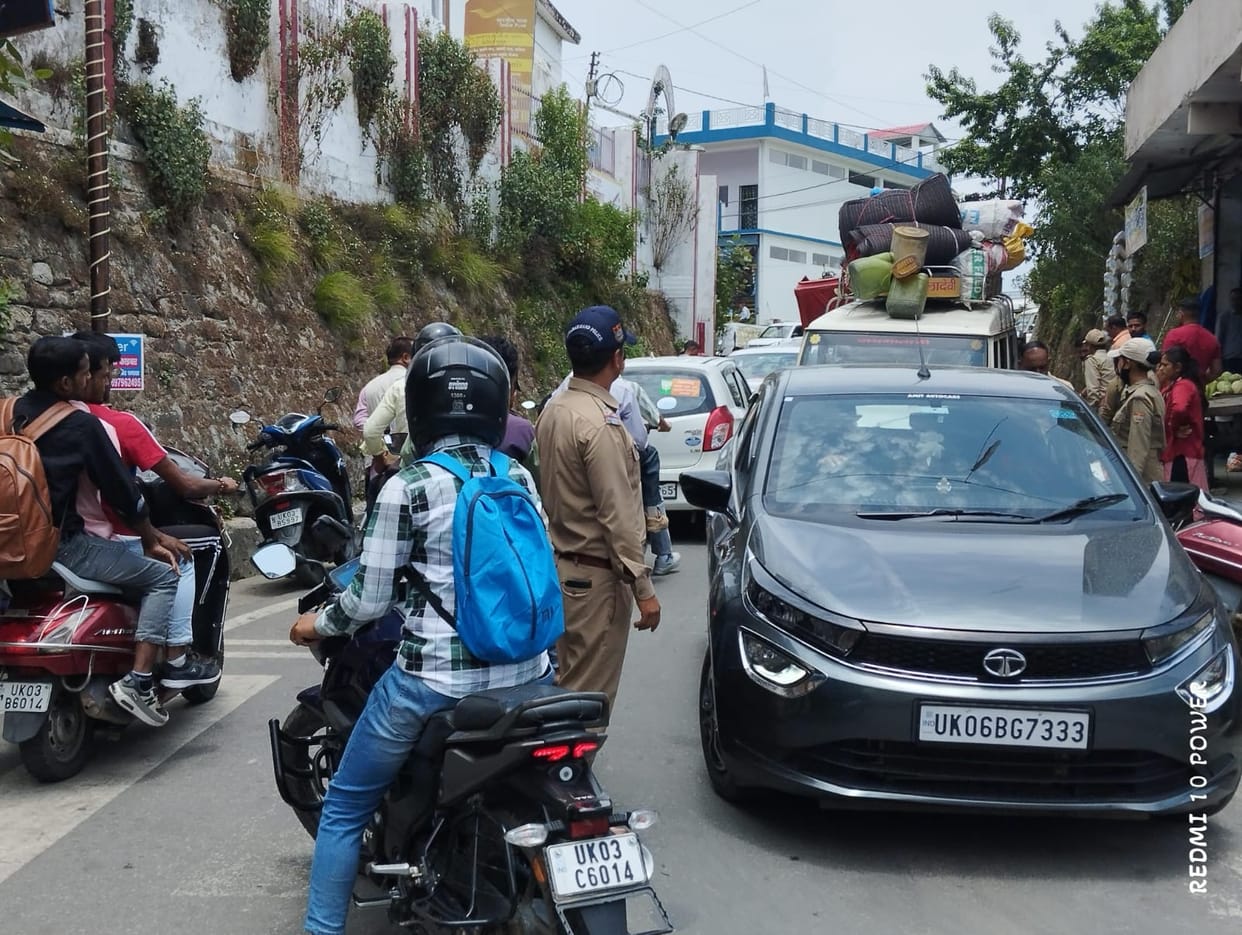Roadways bus stuck in jam