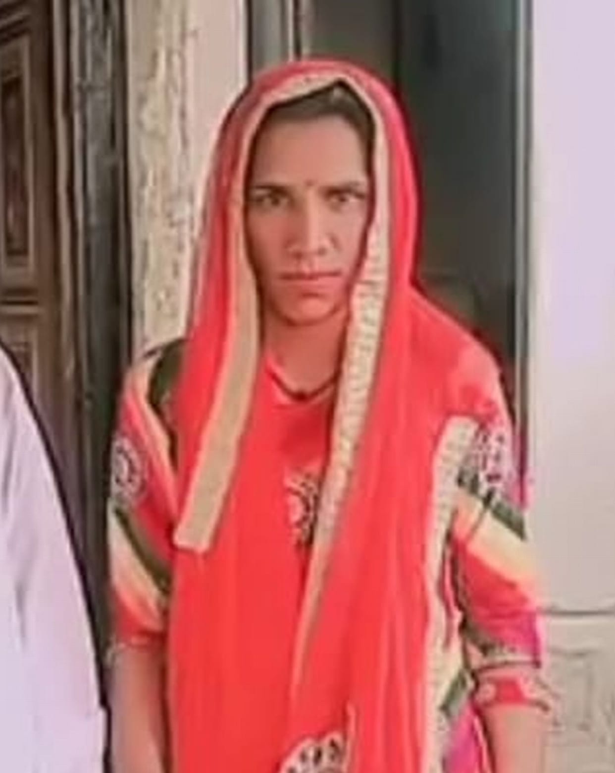 Woman's body found hanging, maternal side expressed suspicion of murder