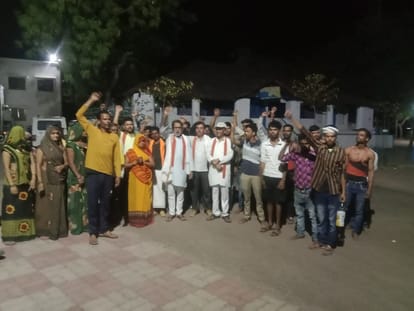 Damoh News: शराबियों ने गांव में मचाया उत्पात, परेशान ग्रामीण आधी रात को पहुंचे थाने