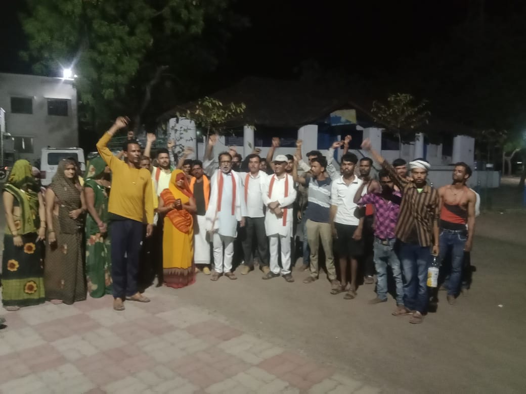 Alcoholics created havoc in the village, worried villagers reached the police station at midnight