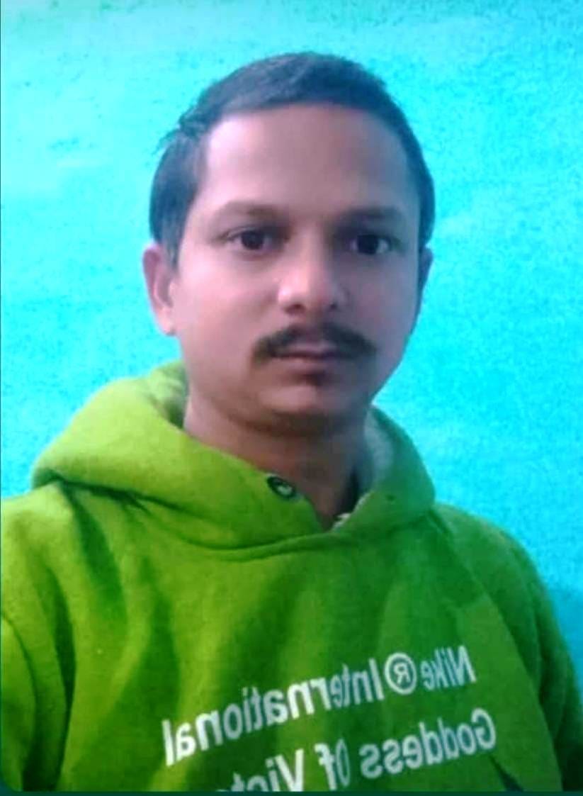 Dead body of youth found in train at Lalkuan railway station