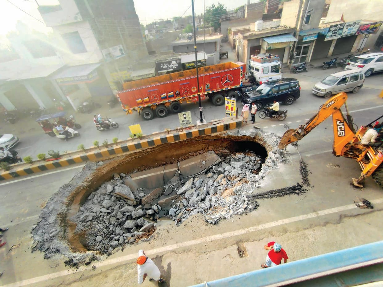 29 year old sewerage line collapsed for the 5th time on Raniya Road