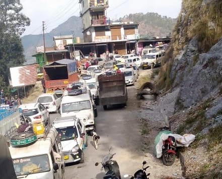 People upset due to jam in Kanalichhina