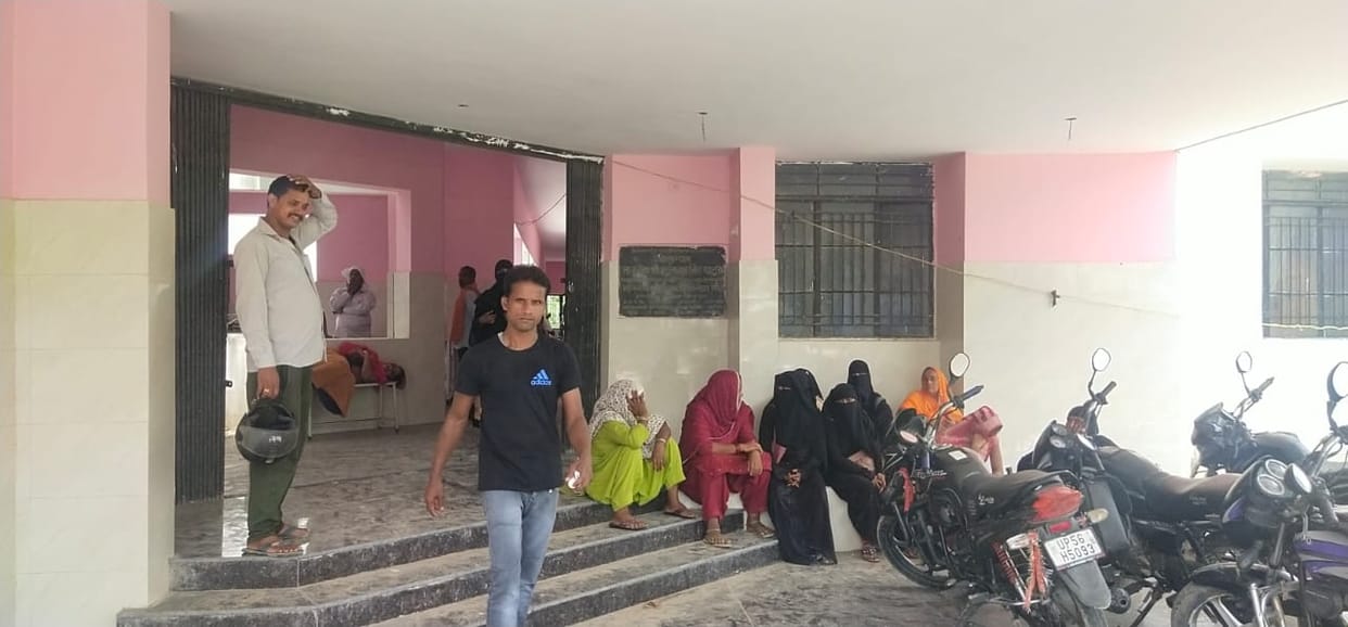No specialist doctor in Nautanwa CHC... who will treat?