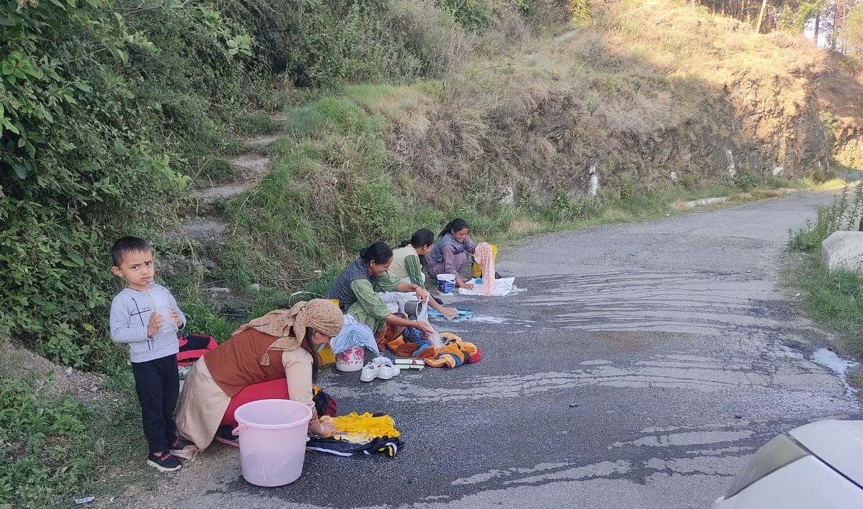 Drinking water crisis in Nithar and Dehra Panchayat, people worried, Kullu
