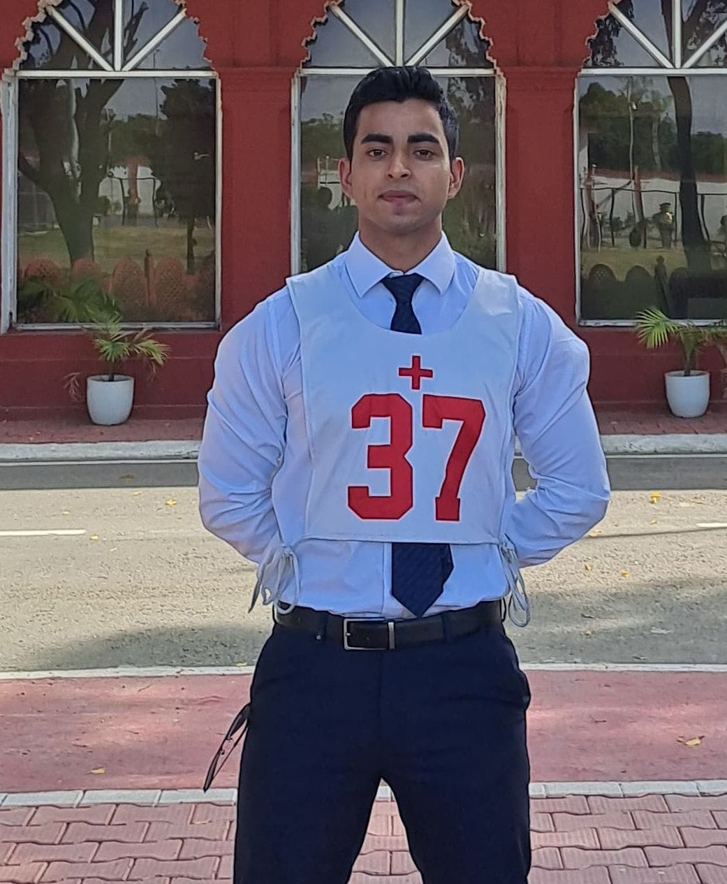 Sangharsh Thakur of Paparahal village became lieutenant in the army