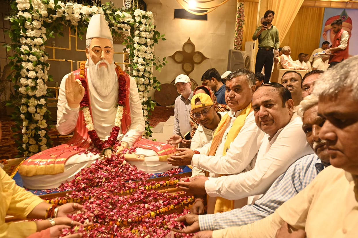Saint Kabir Das used to blow the trumpet of human unity: Satpal Brahmachari