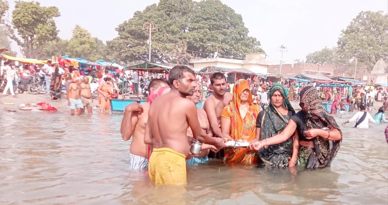 Devotees gathered to take bath in Ganga on Jyeshtha Purnima