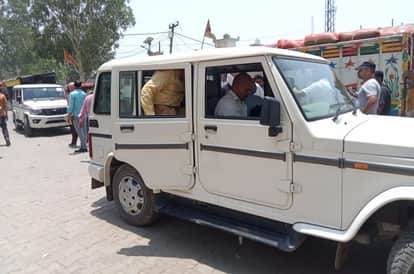 Azamgarh News BSA office clerk arrested for taking bribe Anti-Corruption nabbed him red-handed