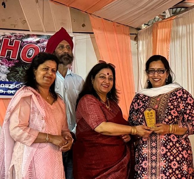 Gagan Deep of Jhajha village won

Flower of the Show Award