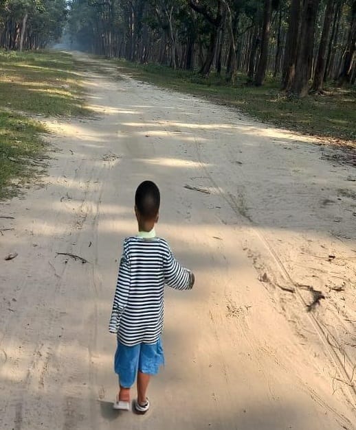 No concrete road, population of eight thousand facing problems