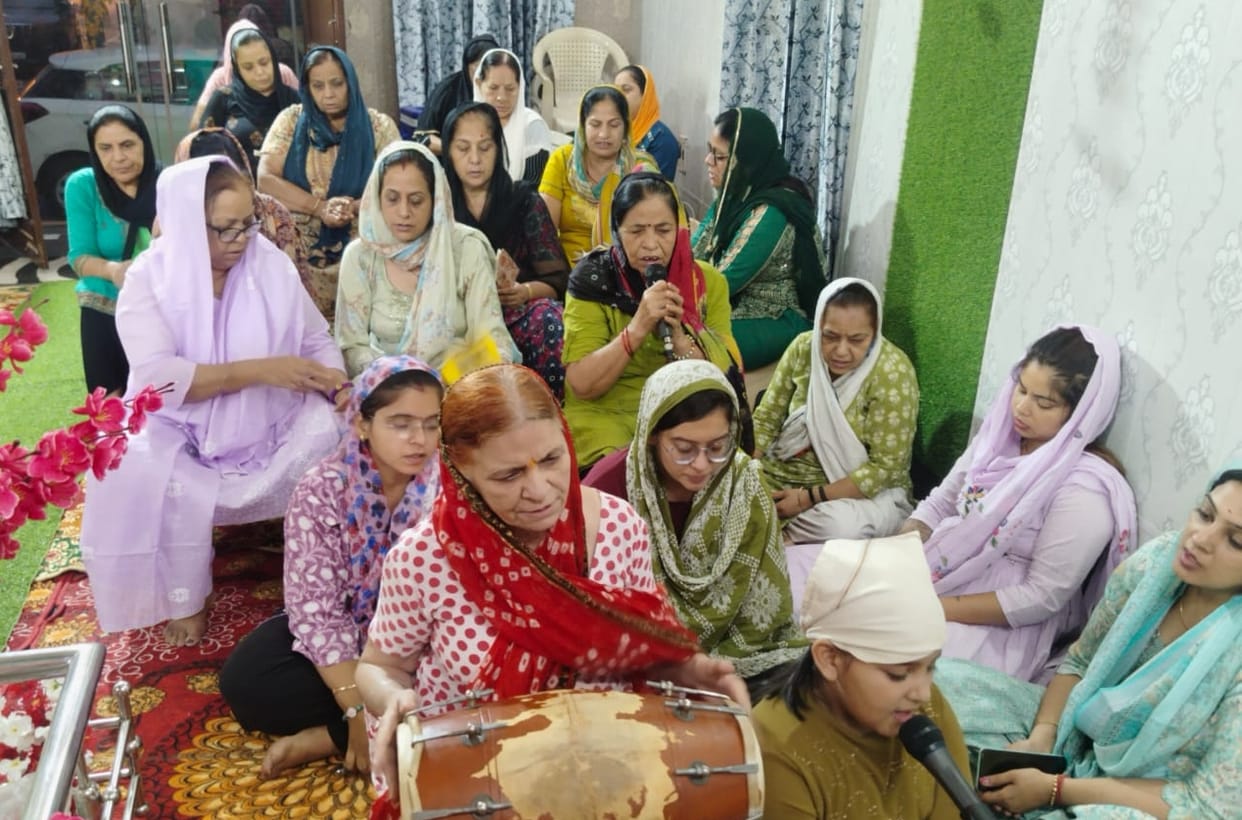 Bhandara organized on the Prakash Parv of Hargobind Singh