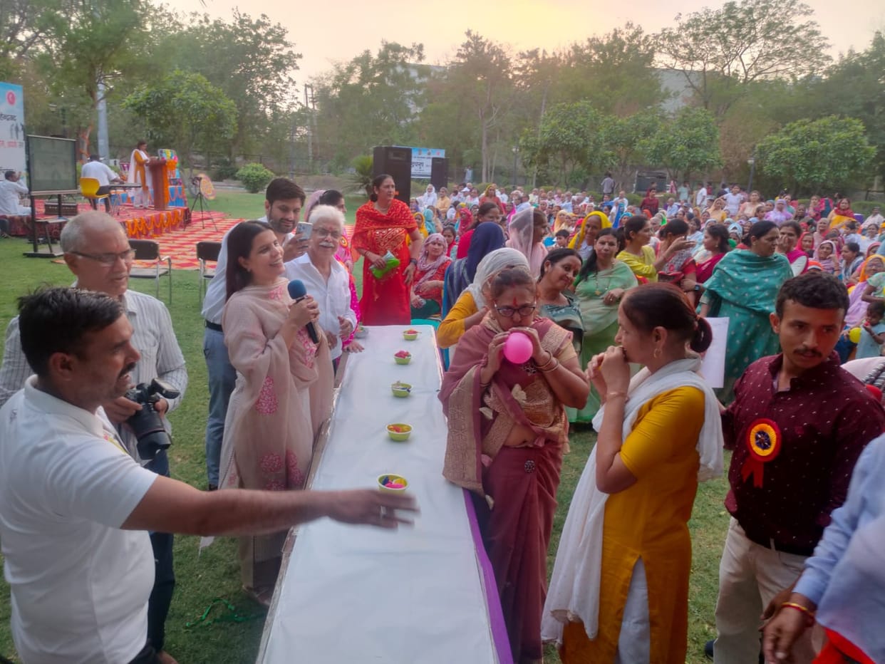 Senior citizens refreshed their childhood memories in the program