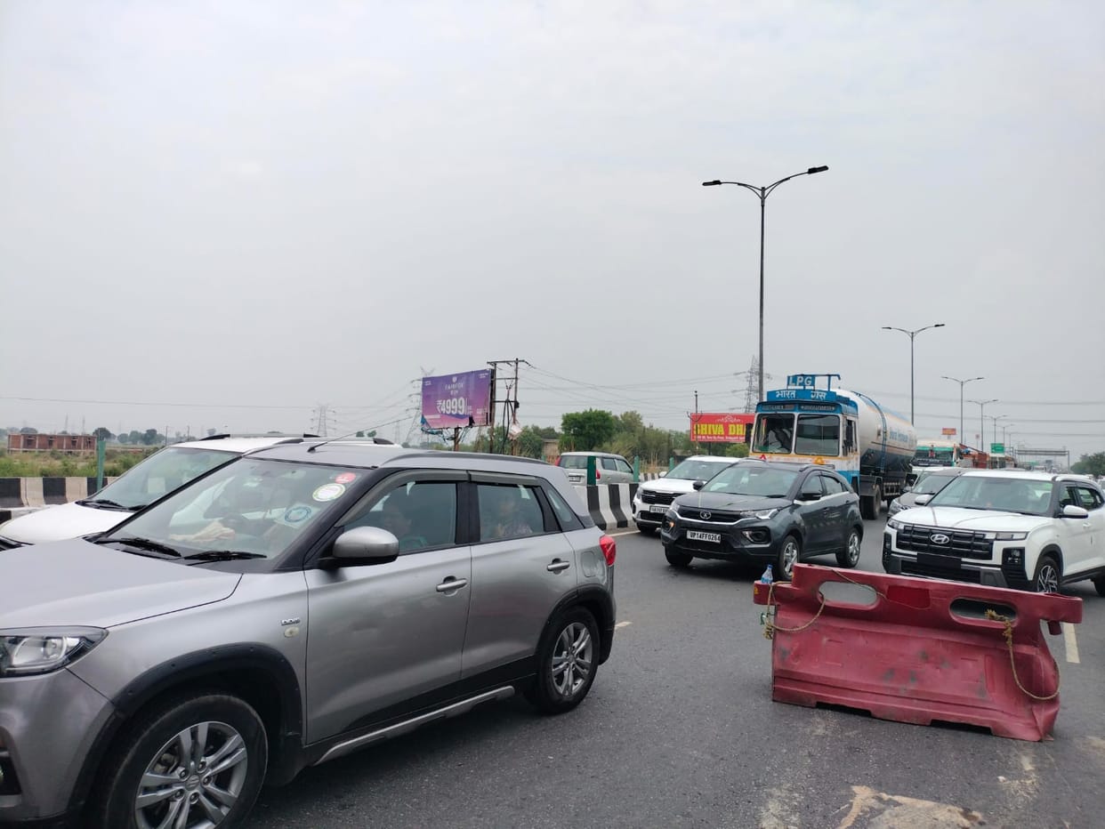 Travel carefully on the highway this gang became active taxi driver robbed