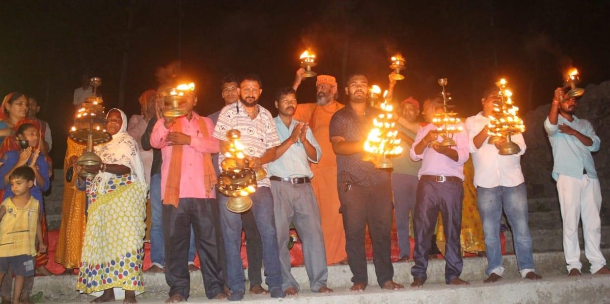 Wish for world peace in Mother Ganga's Aarti