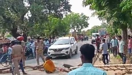 Road blocked due to land dispute