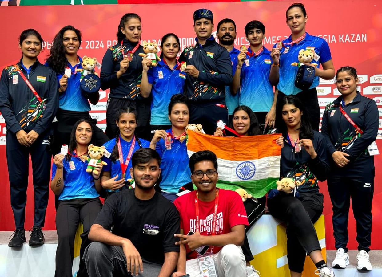 Boxers Nupur and Pooja Bohra won bronze