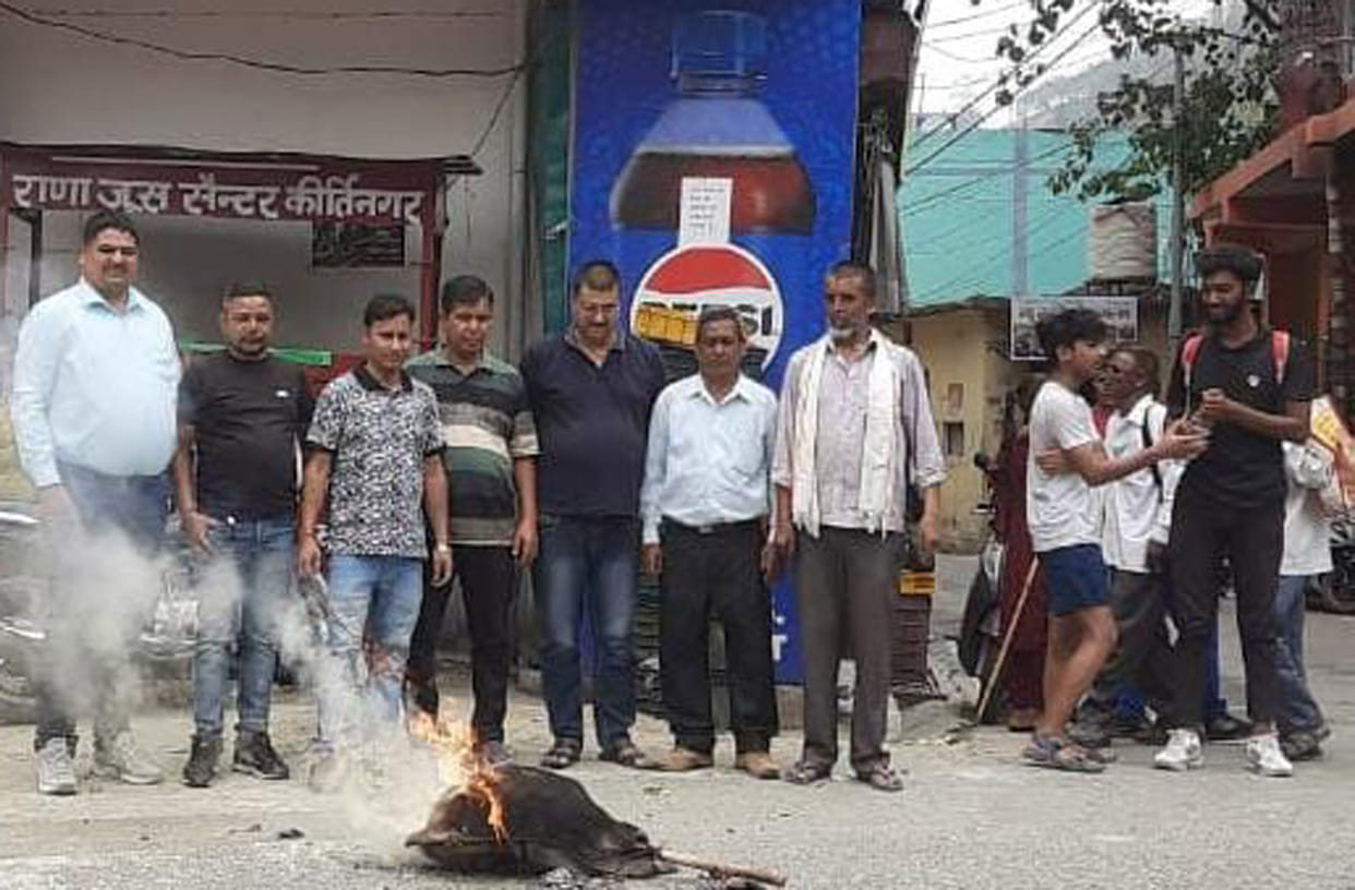 Congress workers protest against the government