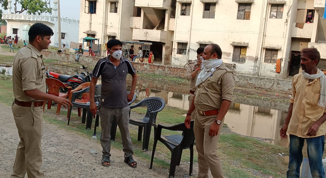 Dead body of old man found in room under suspicious circumstances