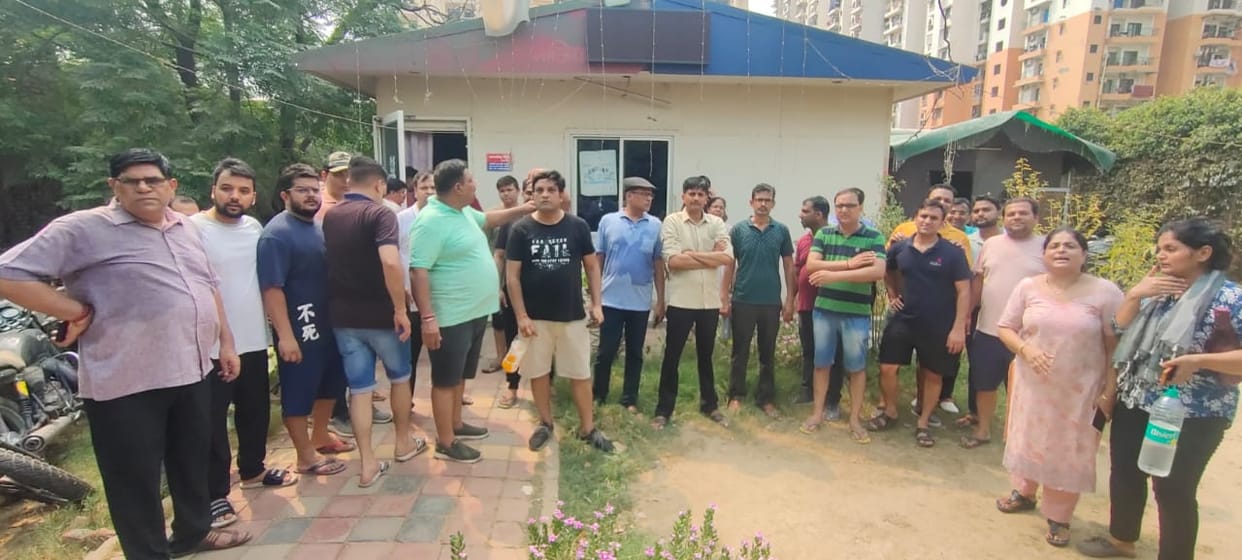People of KDP Grand Savanna demonstrated at the post