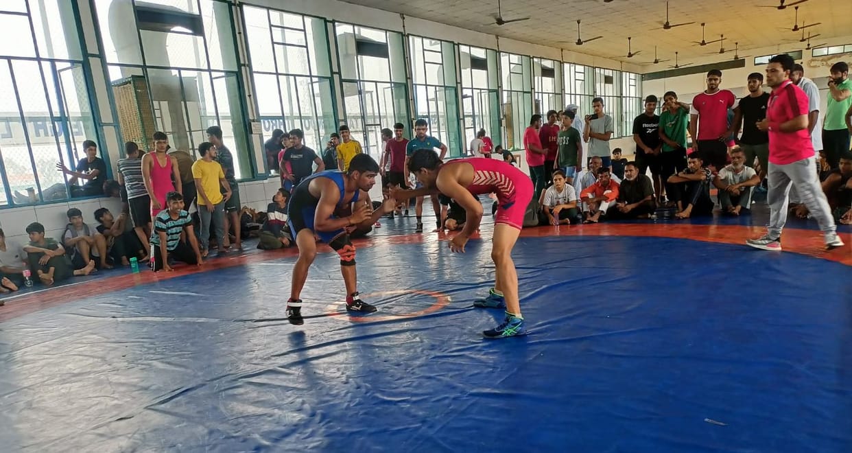 Ananta became District Kesari and Janvi won the title of District Kumari.