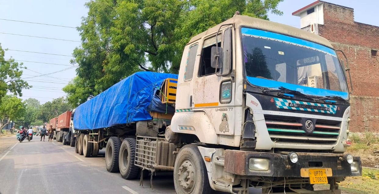 Tree fell on LT line, power cut to 500 houses for 18 hours, traffic disrupted for eight hours