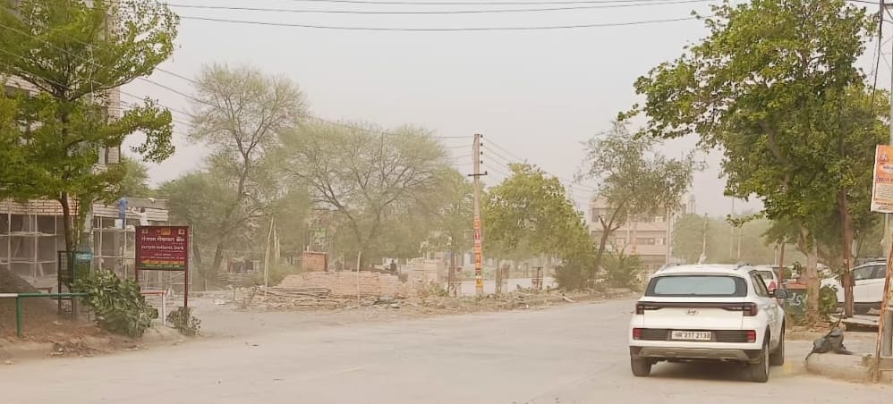 Clouds remained throughout the day, humidity troubled, rain in Narvana