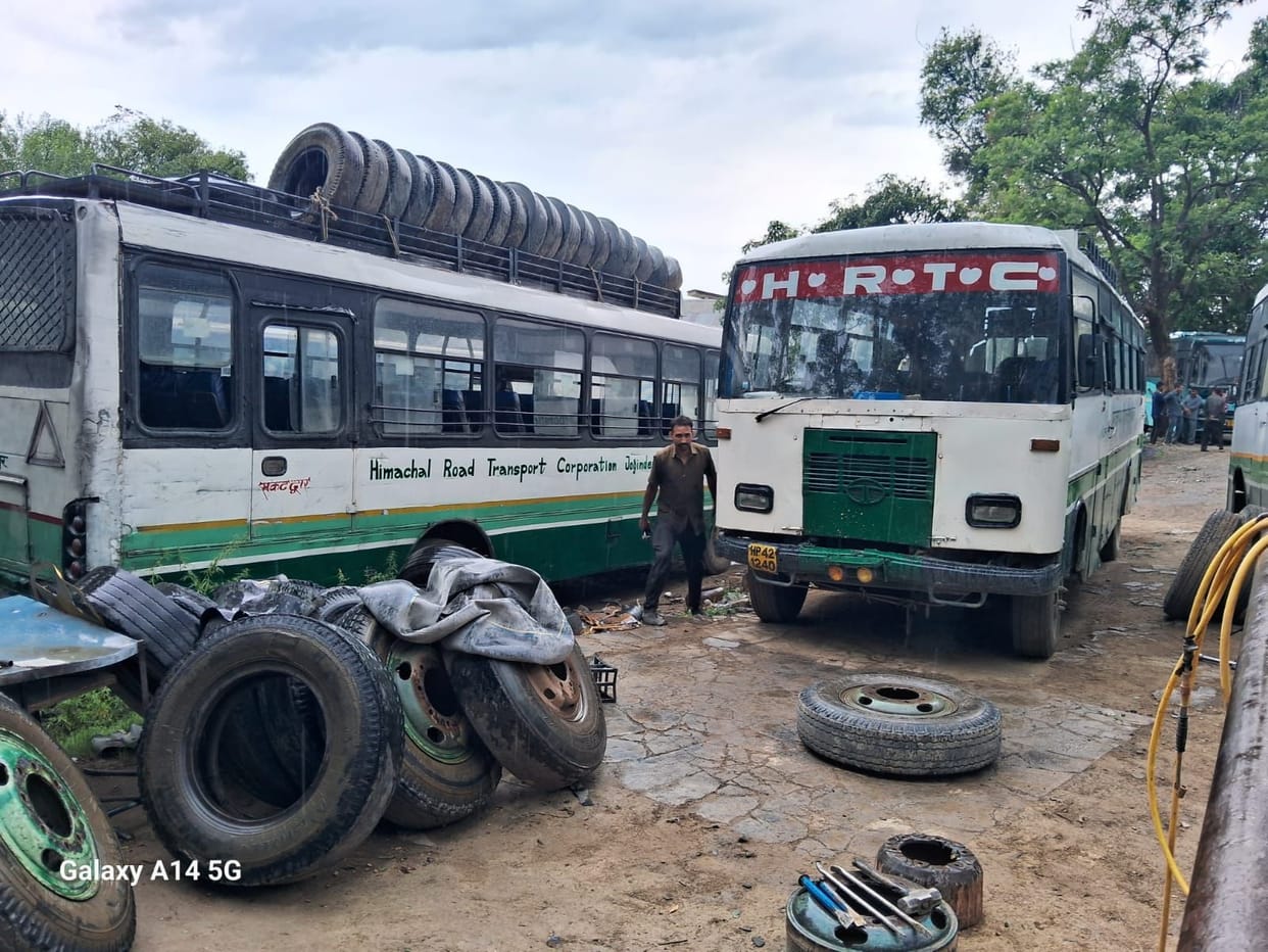 Jugaad mechanism is the only support in HRTC workshop