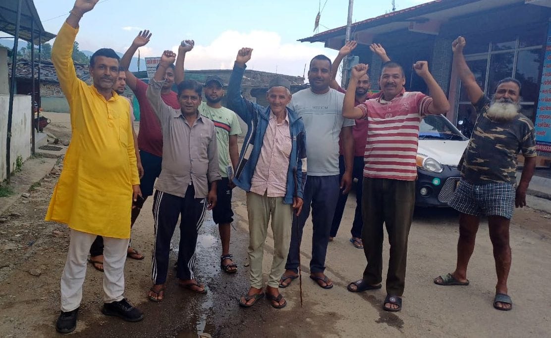 Villagers angry over the poor condition of Chamdeval-Jakh motor road