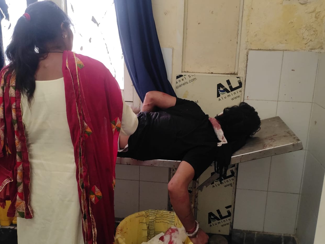 Bloody clash between two groups in Vibhor Sahib, three people seriously injured