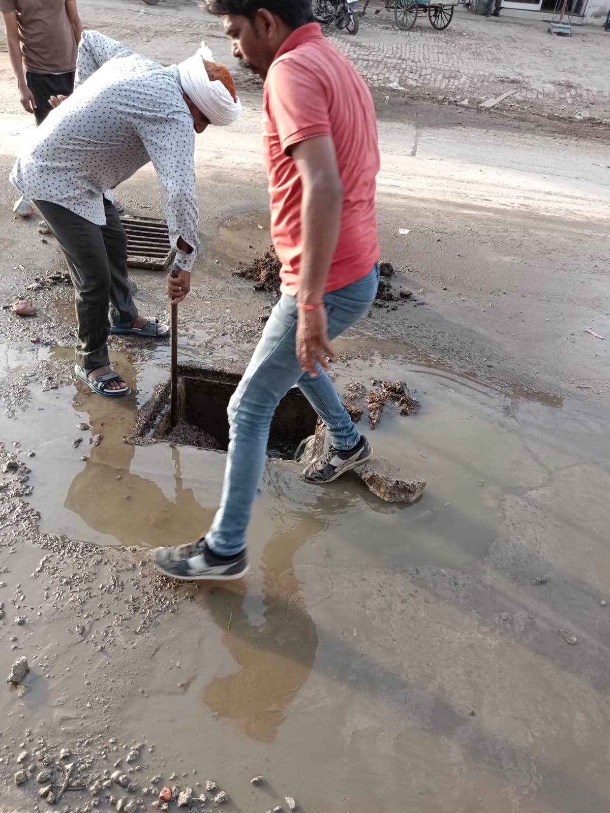 Municipal council busy in cleaning rain and sewerage nets