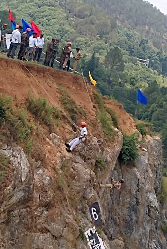 UP team tops in artificial wall climbing