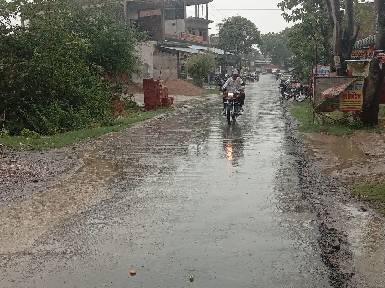 Sporadic rain, people suffering from humidity throughout the day