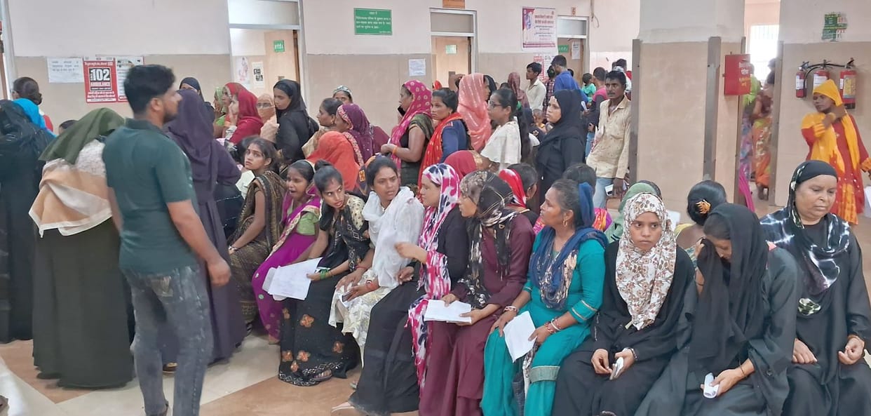 Doctor missing from OPD till 12 o'clock in women's hospital, CMS becomes pediatrician