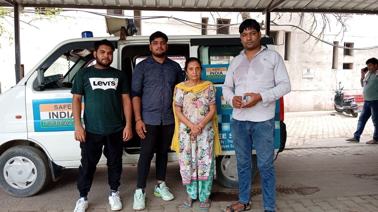 A helpless woman left her home for old age home