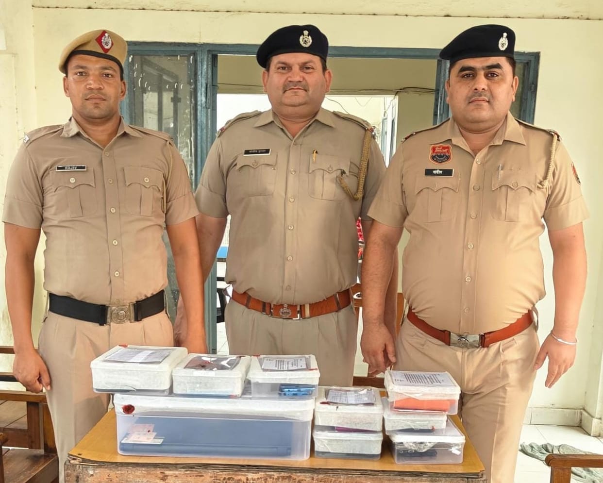 12 arrested for fraud in the name of online share trading