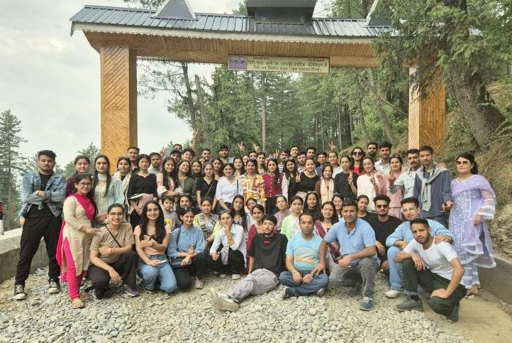 Students of Sarvepalli Radhakrishnan B.Ed College returned from educational tour