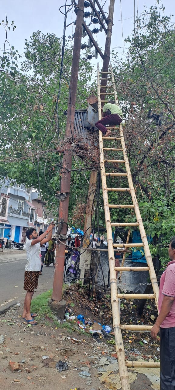 Two transformers broke down, power supply stopped for three hours
