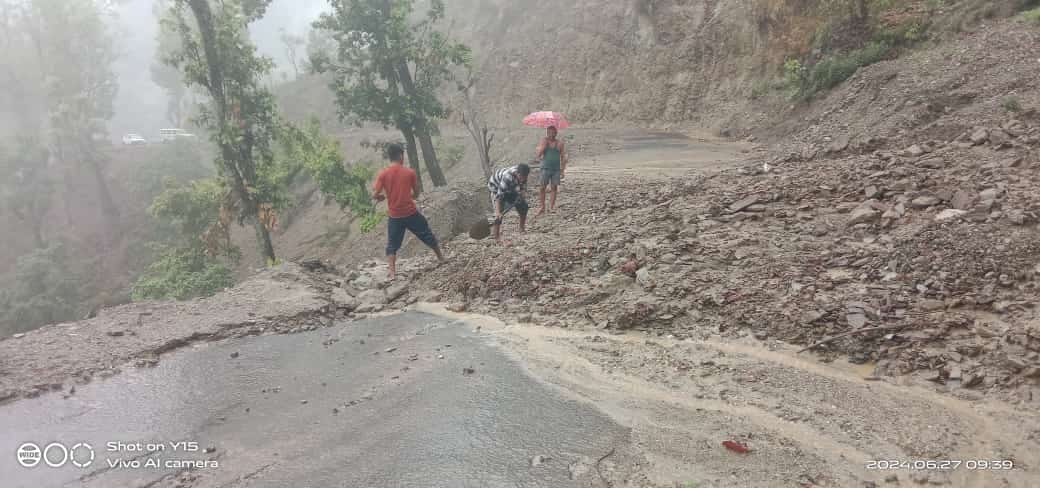 Rain caused havoc before monsoon, NH remained disrupted for five hours