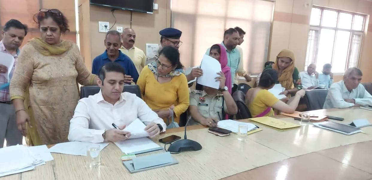 Officers should not only listen to complaints, they should also tell people the solutions: Deputy Commissioner