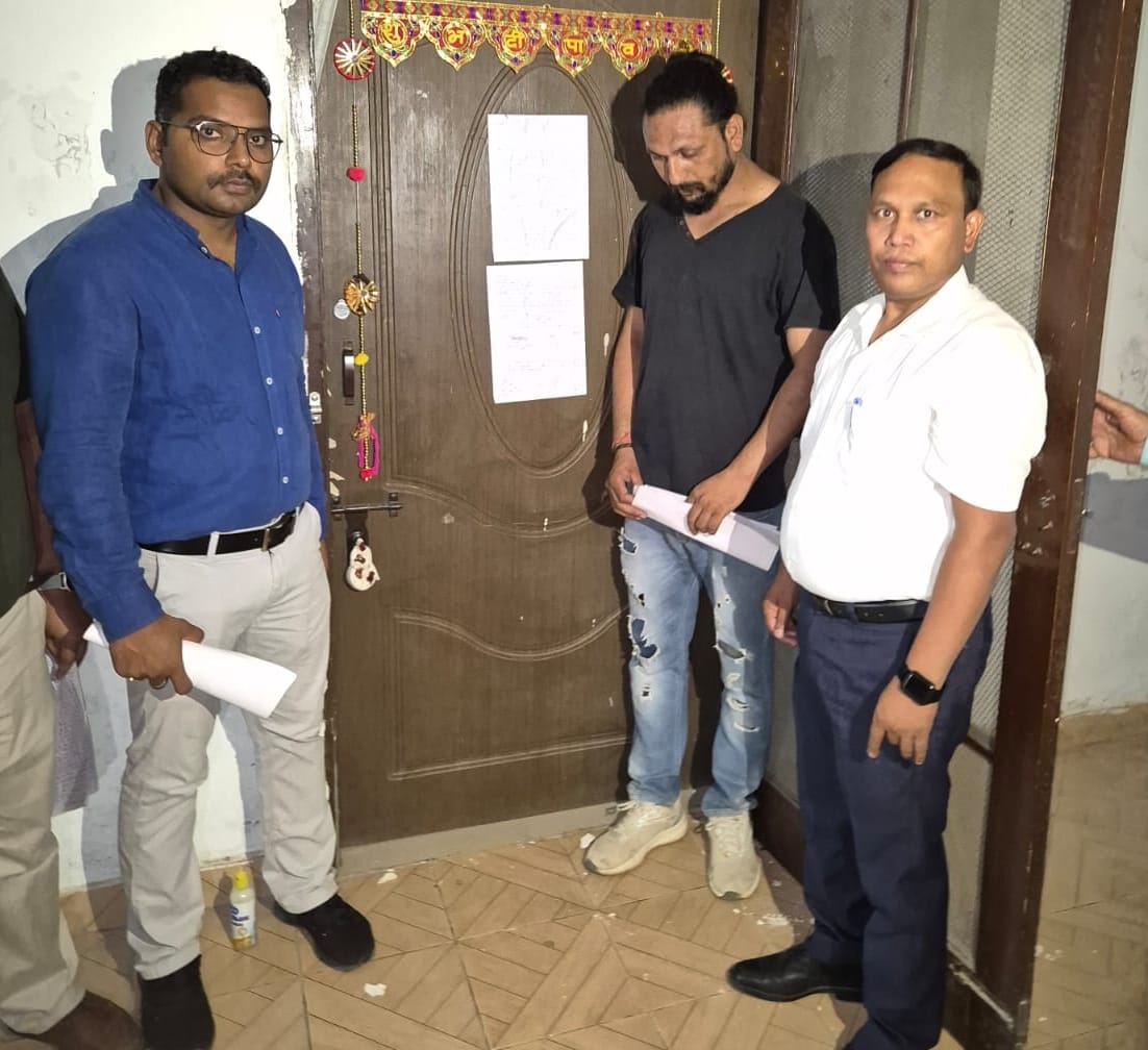 Drug Inspector kept wandering to open the lock, Magistrate disappeared half way.