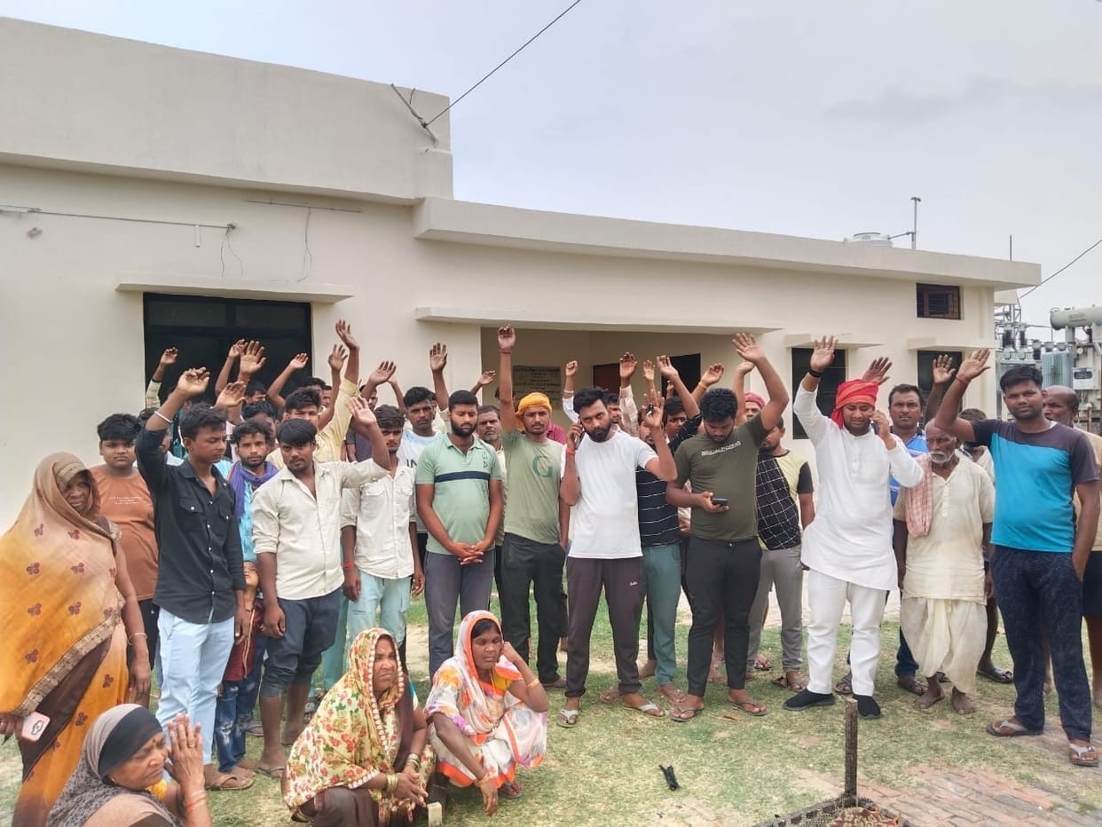 protest with lineman body