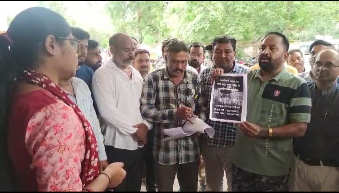 Khargone Khatushyam fair came under controversy devotees says non-Sanatani people are organizing fair