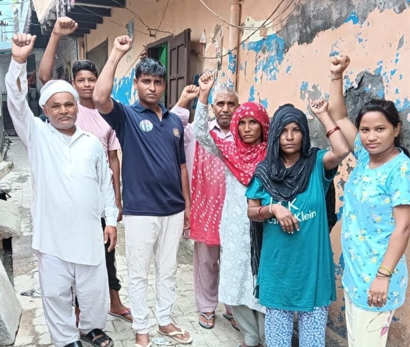 Demand to give plots of 100 yards each