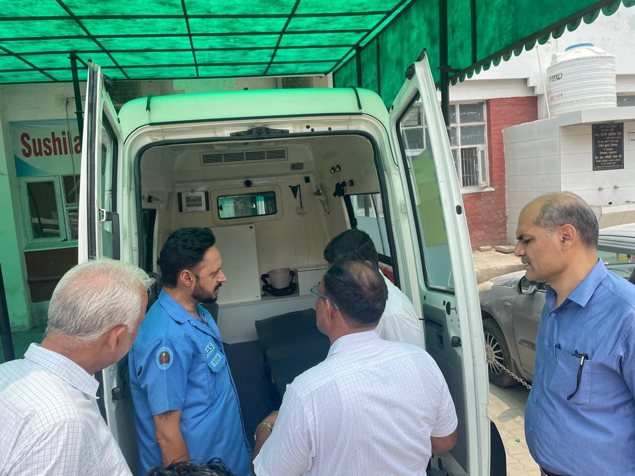 Chief Minister's flying squad raids civil hospital, biometric machines found faulty in ambulance