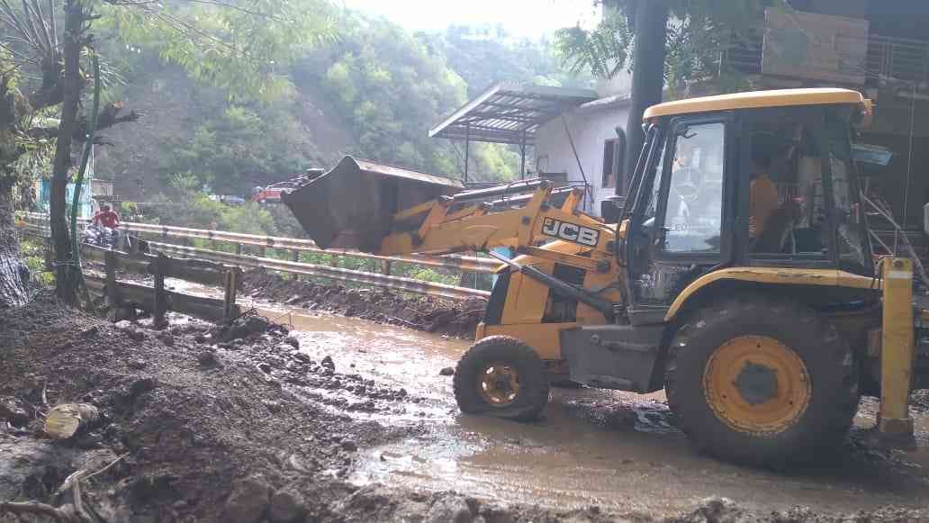 Three roads in Kunihar area damaged by rain

Shut down, water entered shops and houses