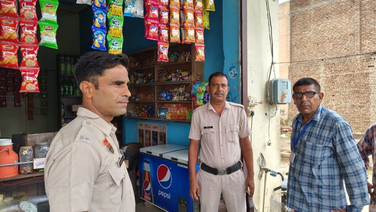 Rs 10 challan issued for smoking in public place