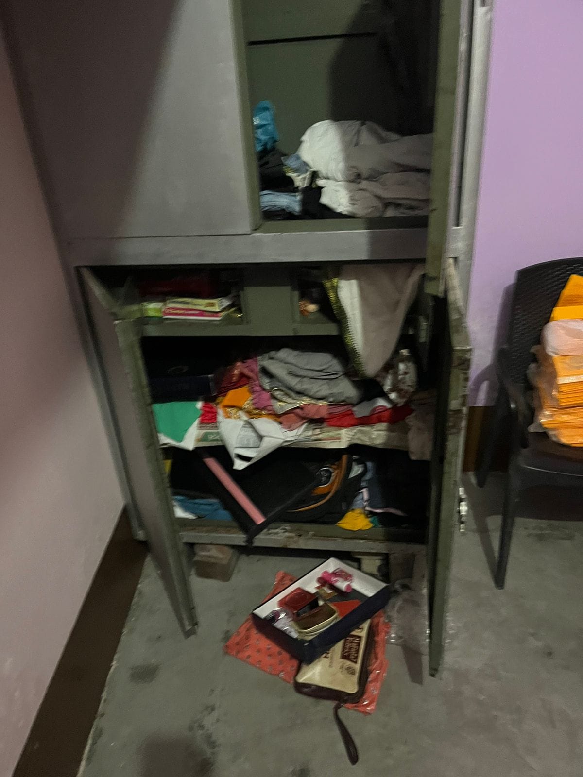 Jewelery worth Rs 15 lakh kept for son's wedding stolen