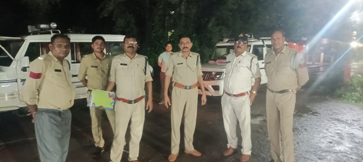 Burhanpur Police conducted night combing operation horoscopes of goons across district were investigated